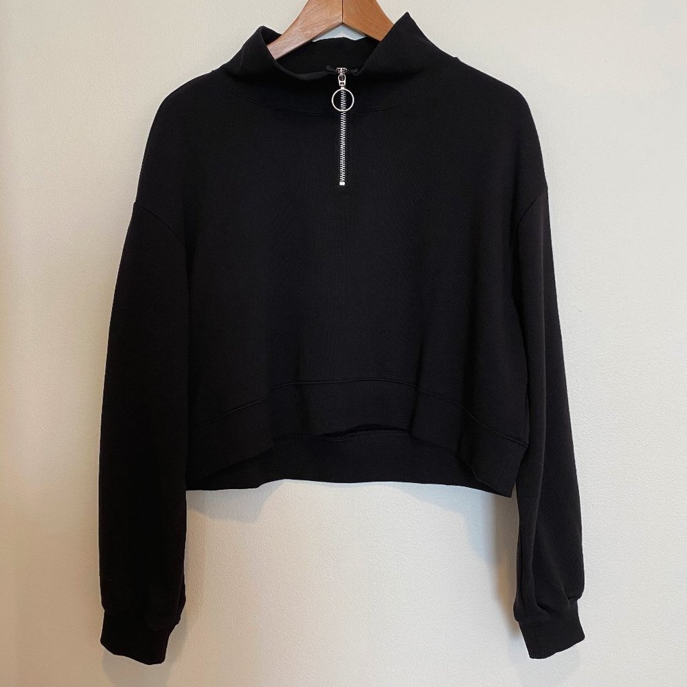 Black o-ring zipper cropped sweatshirt